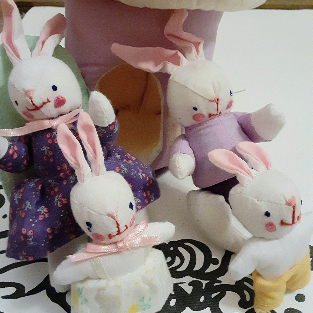 Cute Mushroom House with Bunny Dolls - Picture 2 of 6